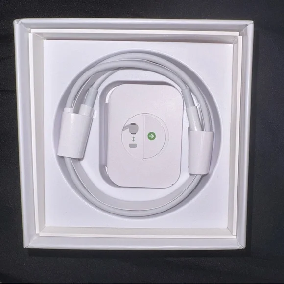 Apple AirPods Pro with MagSafe Charging Case